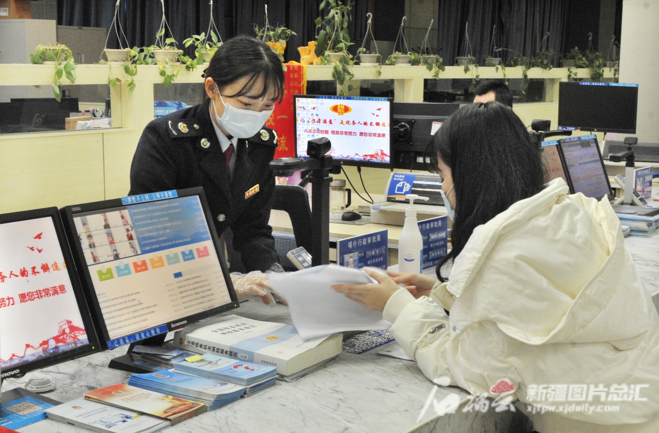 上半年新疆新增减税降费及退缓税费超460亿元